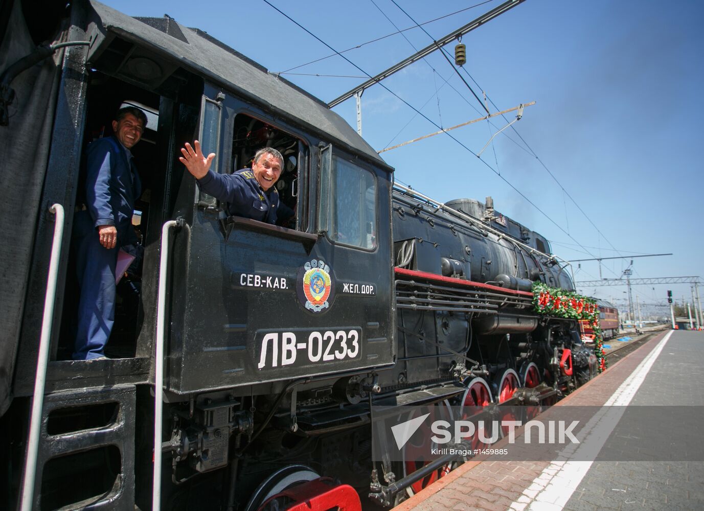Retro train "Victory" arrives in Volgograd
