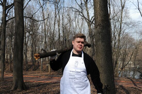 Media workers participate in Subbotnik, Moscow’s cleanup day