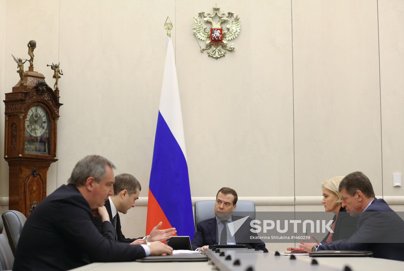 D.Medvedev meets with deputy prime ministers