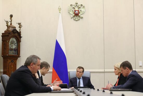 D.Medvedev meets with deputy prime ministers