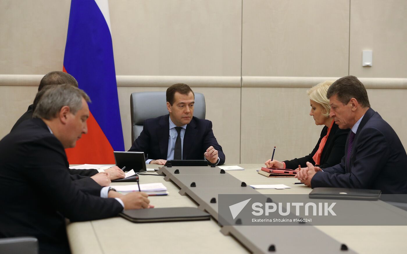 D.Medvedev meets with deputy prime ministers