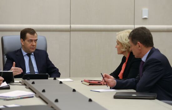 D.Medvedev meets with deputy prime ministers