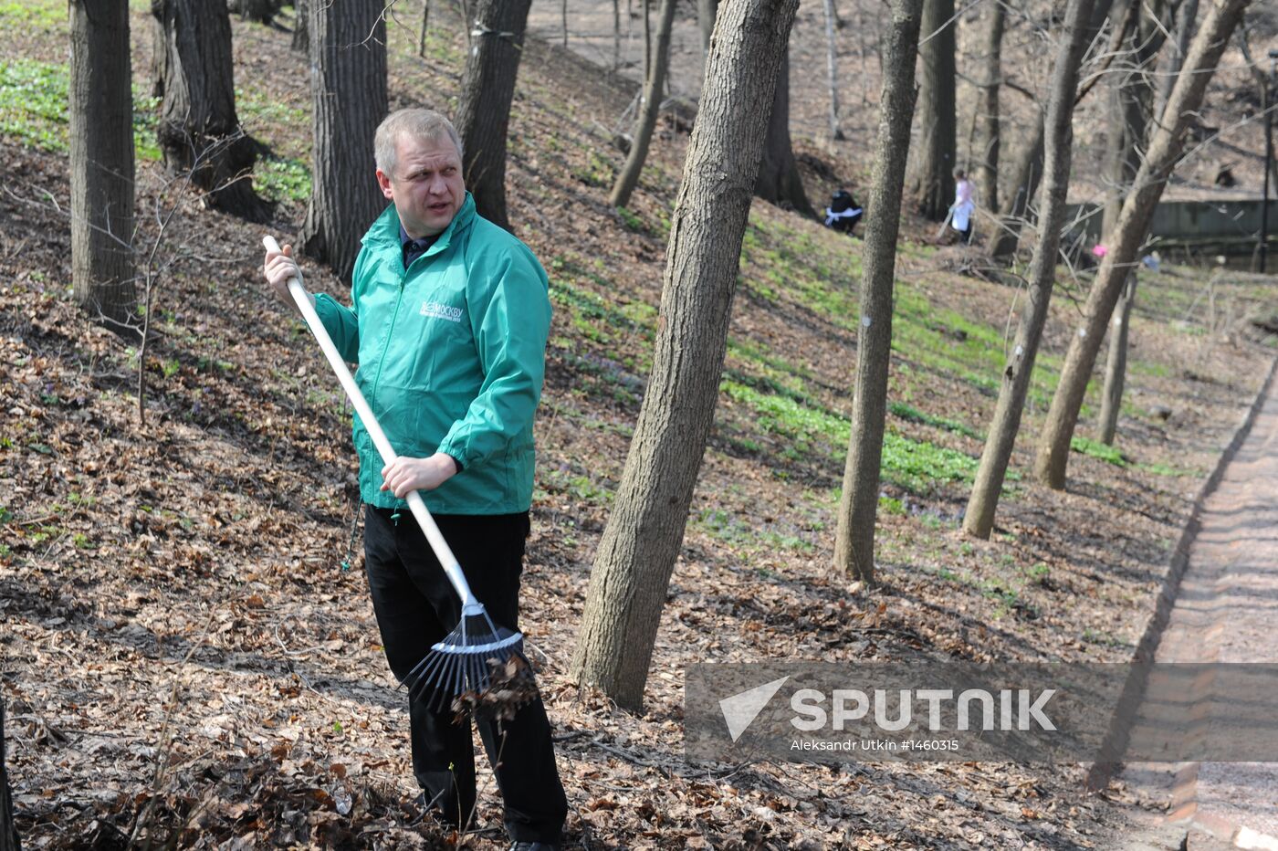 Media workers participate in Subbotnik, Moscow’s cleanup day