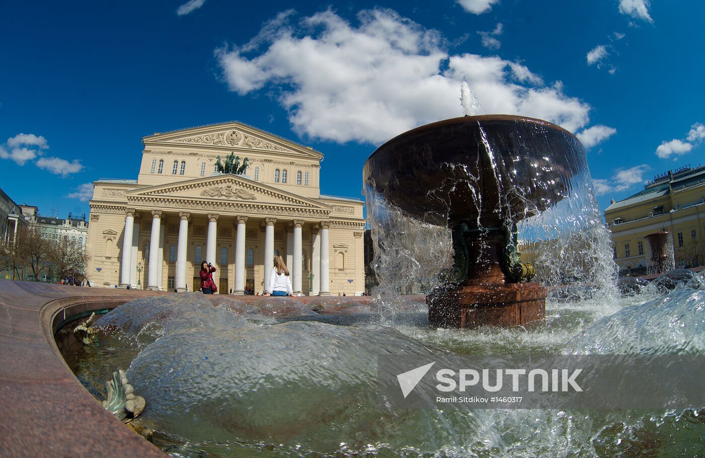 Fountain season gets underway in Moscow