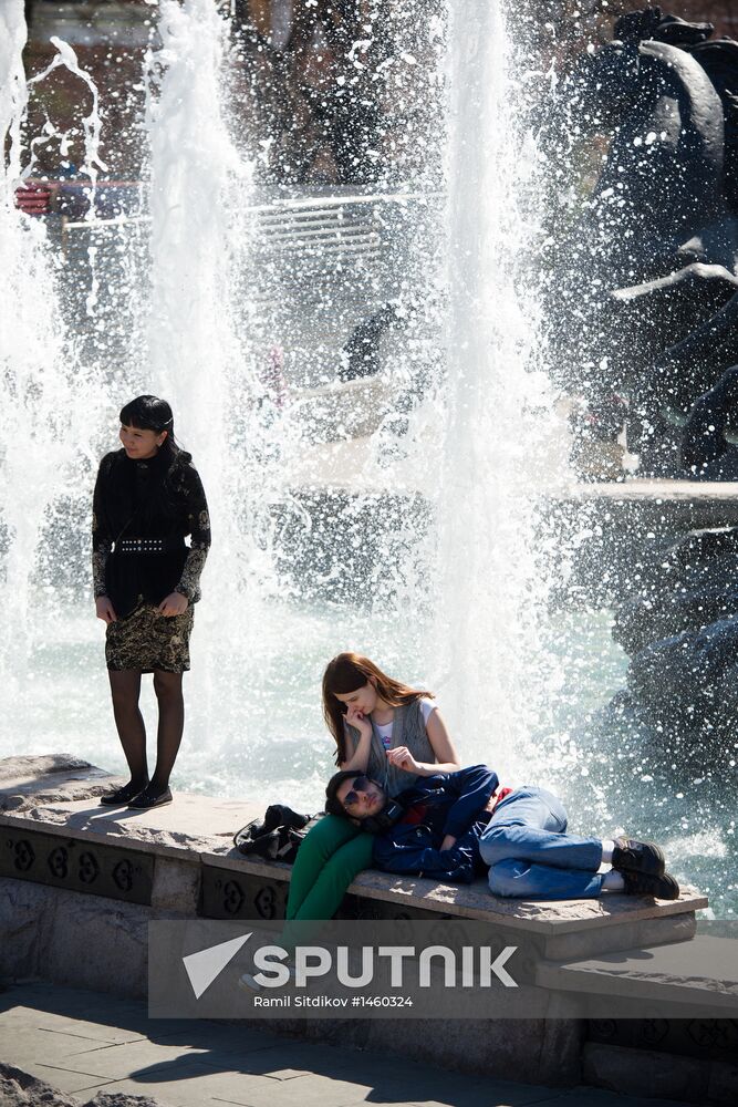 Fountain season gets underway in Moscow