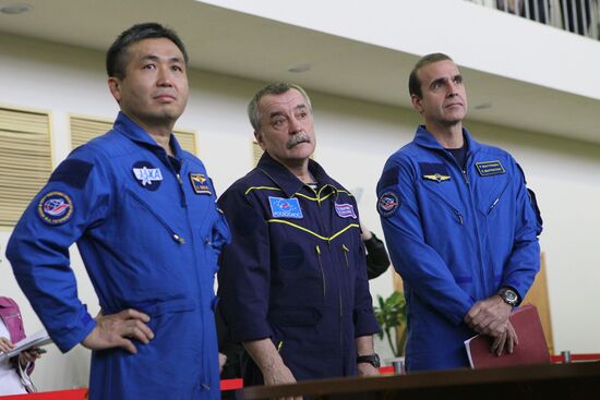 ISS long-duration expedition crew training