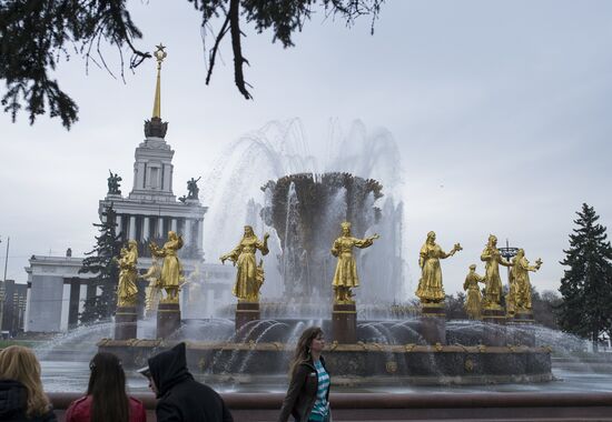 Fountain season gets underway in Moscow