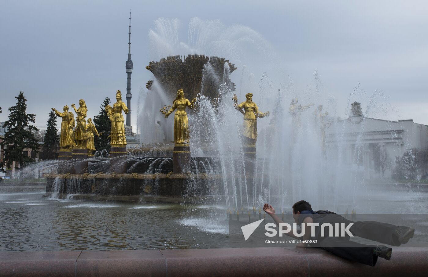 Fountain season gets underway in Moscow