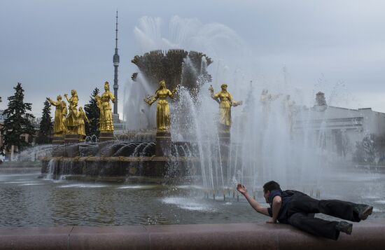 Fountain season gets underway in Moscow