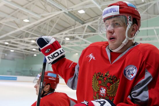 Ice hockey. Russian national team holds training session