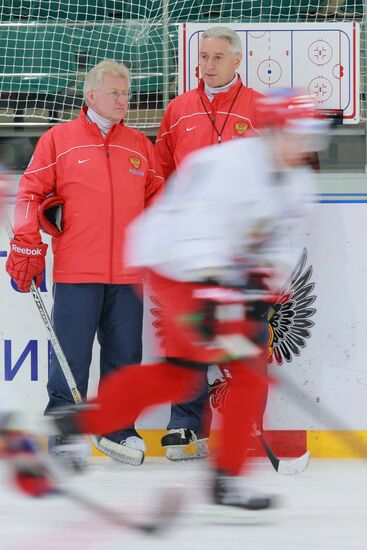 Ice hockey. Russian national team holds training session