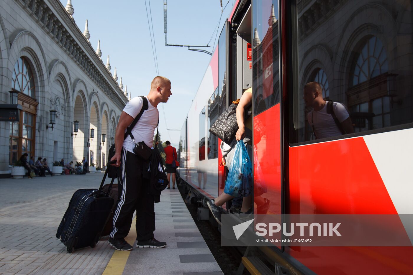 High-speed "Lastochka" express trains start running in Sochi