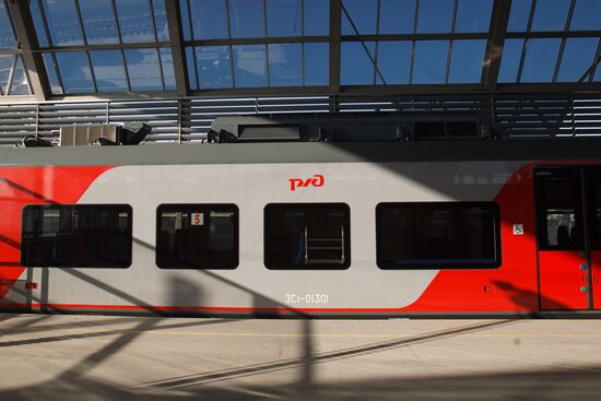 High-speed "Lastochka" express trains start running in Sochi