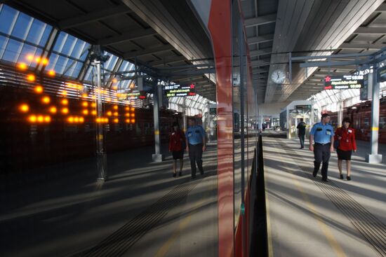 High-speed "Lastochka" express trains start running in Sochi