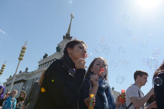 Annual soap bubble parade "Dreamflash"