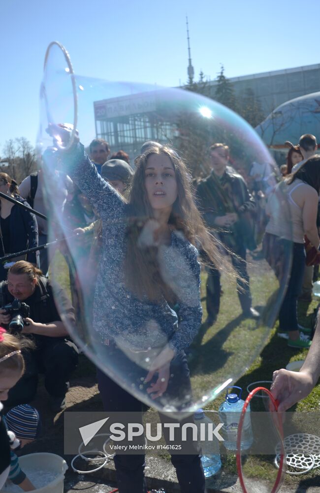 Annual soap bubble parade "Dreamflash"