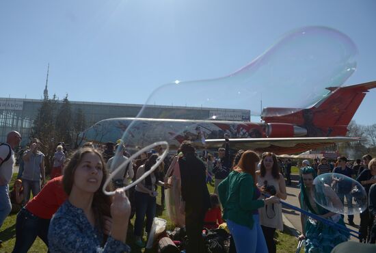 Annual soap bubble parade "Dreamflash"