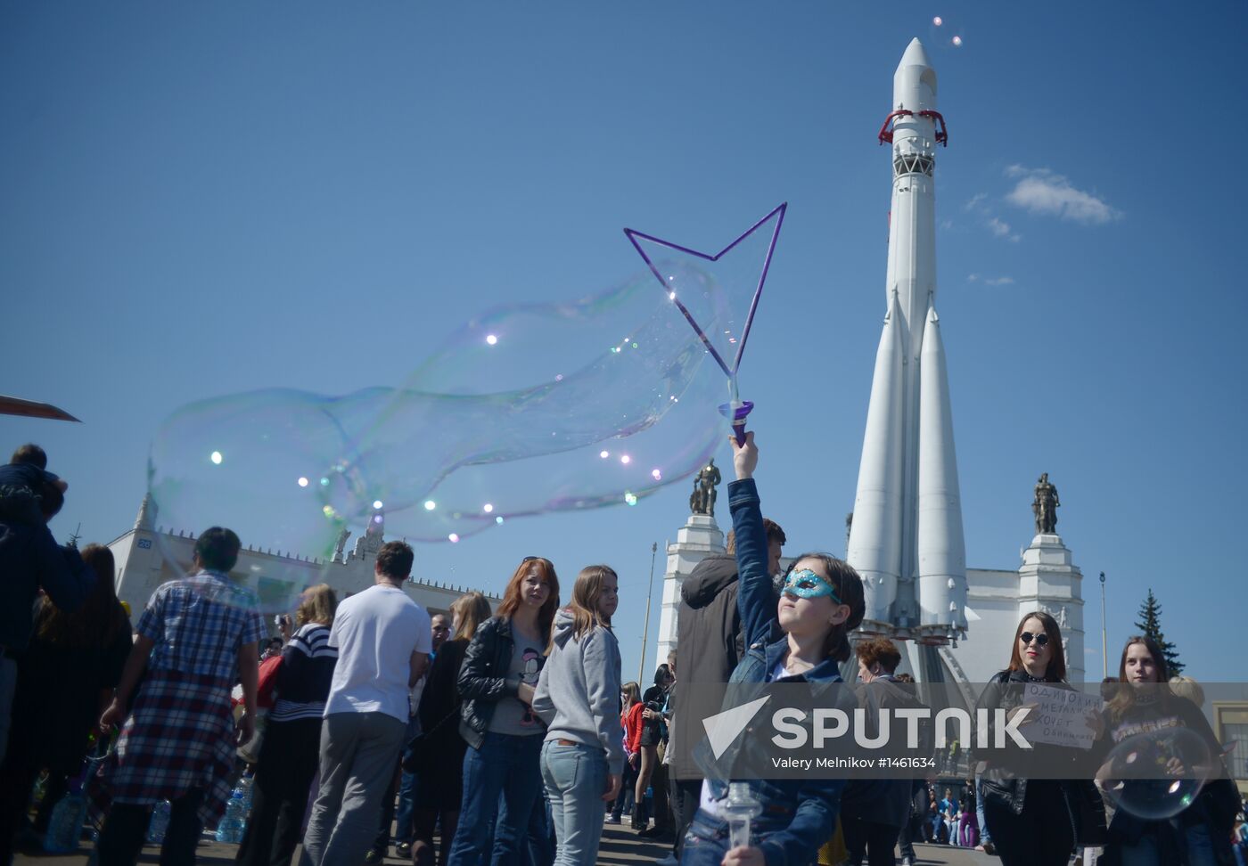 Annual soap bubble parade "Dreamflash"