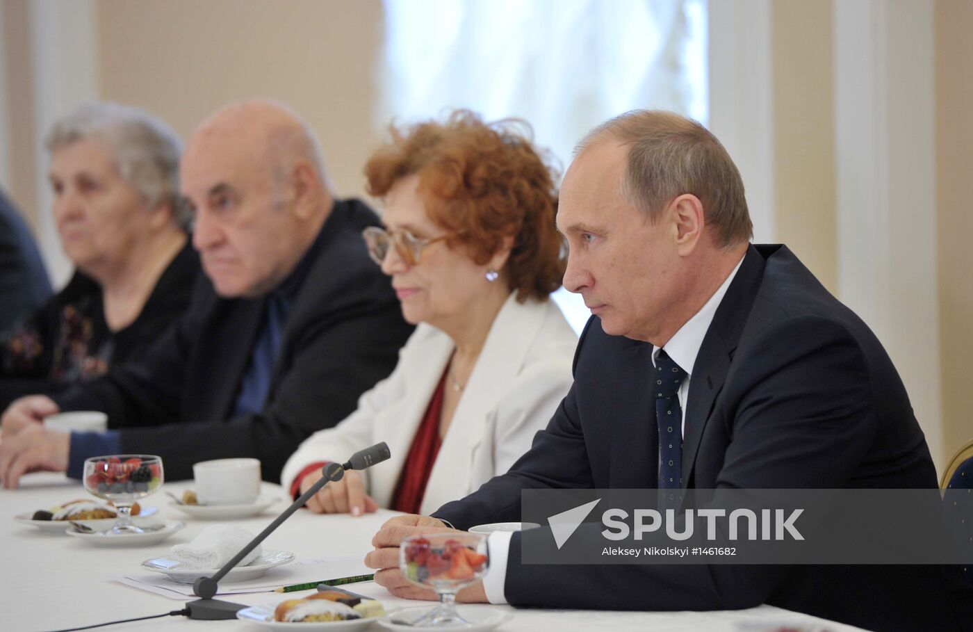 Vladimir Putin visits Maria Savina Veteran Actors' House