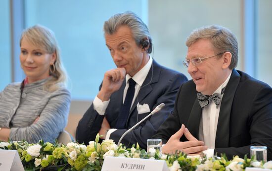 Vladimir Putin meets with Mariinsky Theater's board of trustees