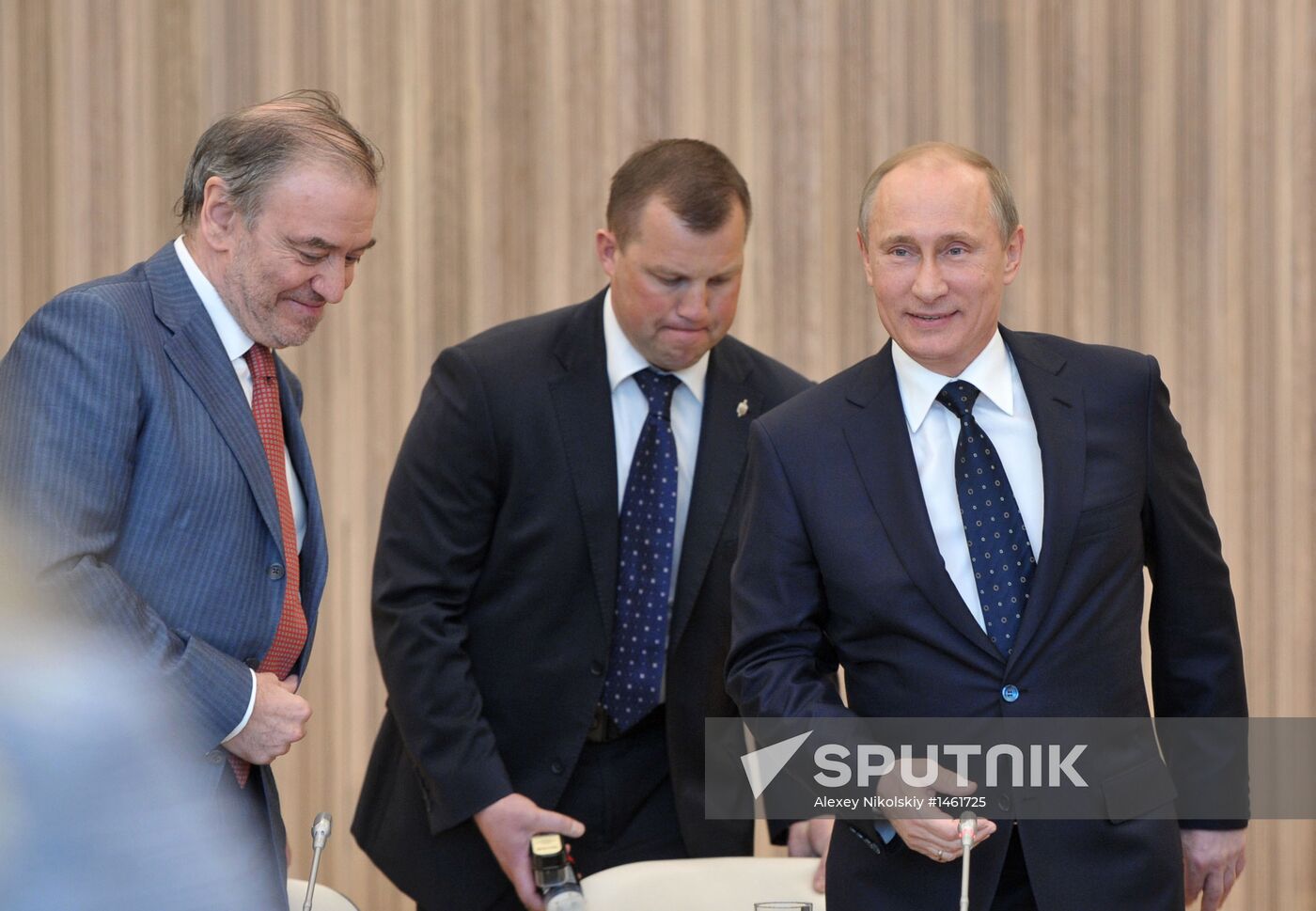 Vladimir Putin meets with Mariinsky Theater's board of trustees