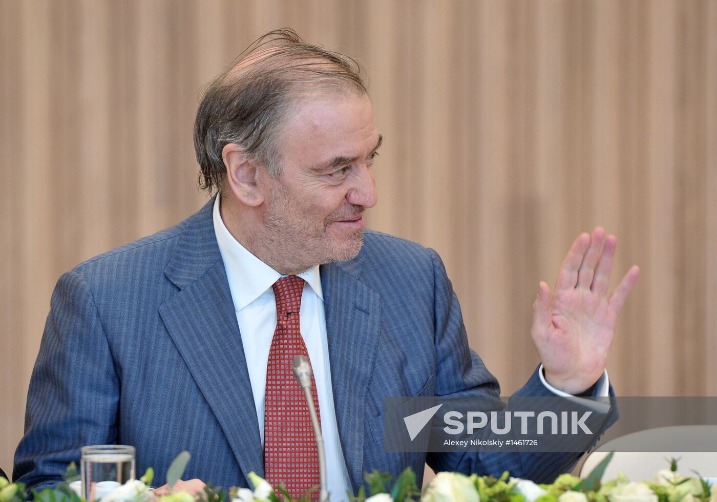 Vladimir Putin meets with Mariinsky Theater's board of trustees