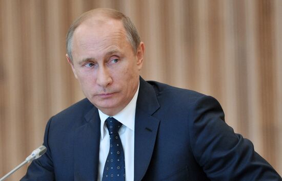 Vladimir Putin meets with Mariinsky Theater's board of trustees