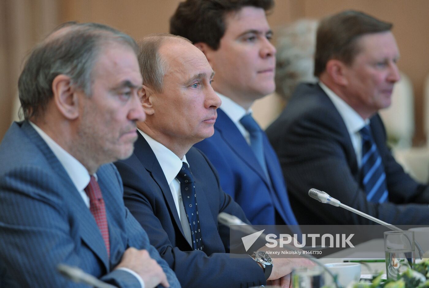 Vladimir Putin meets with Mariinsky Theater's board of trustees
