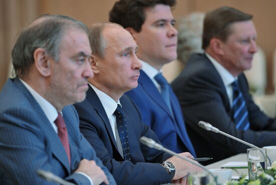 Vladimir Putin meets with Mariinsky Theater's board of trustees