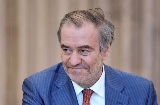 Vladimir Putin meets with Mariinsky Theater's board of trustees