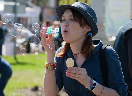 Annual soap bubble parade "Dreamflash"