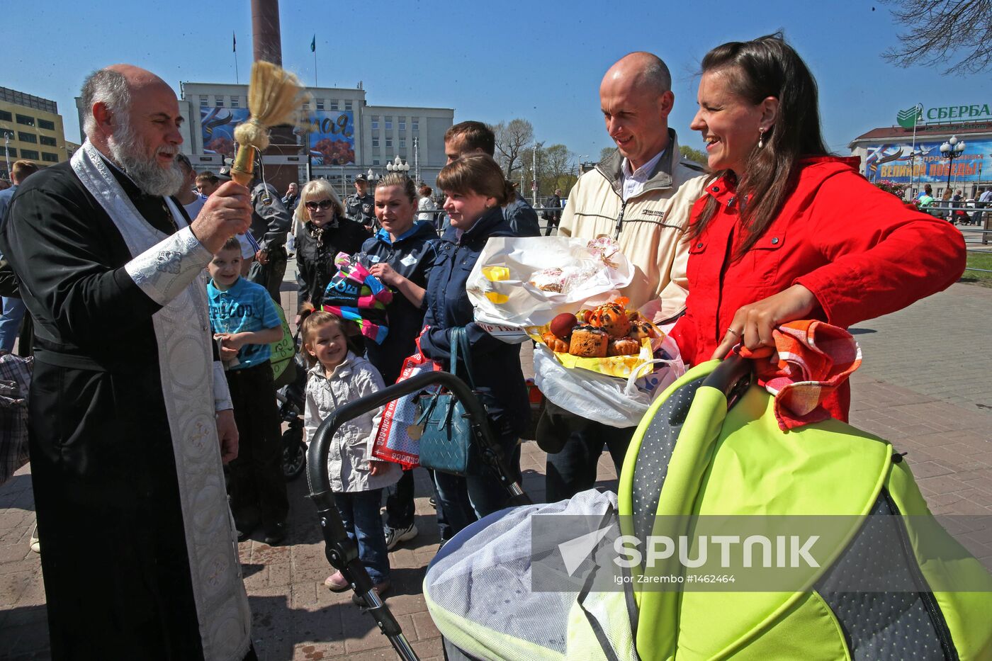 Easter cakes and eggs blessed