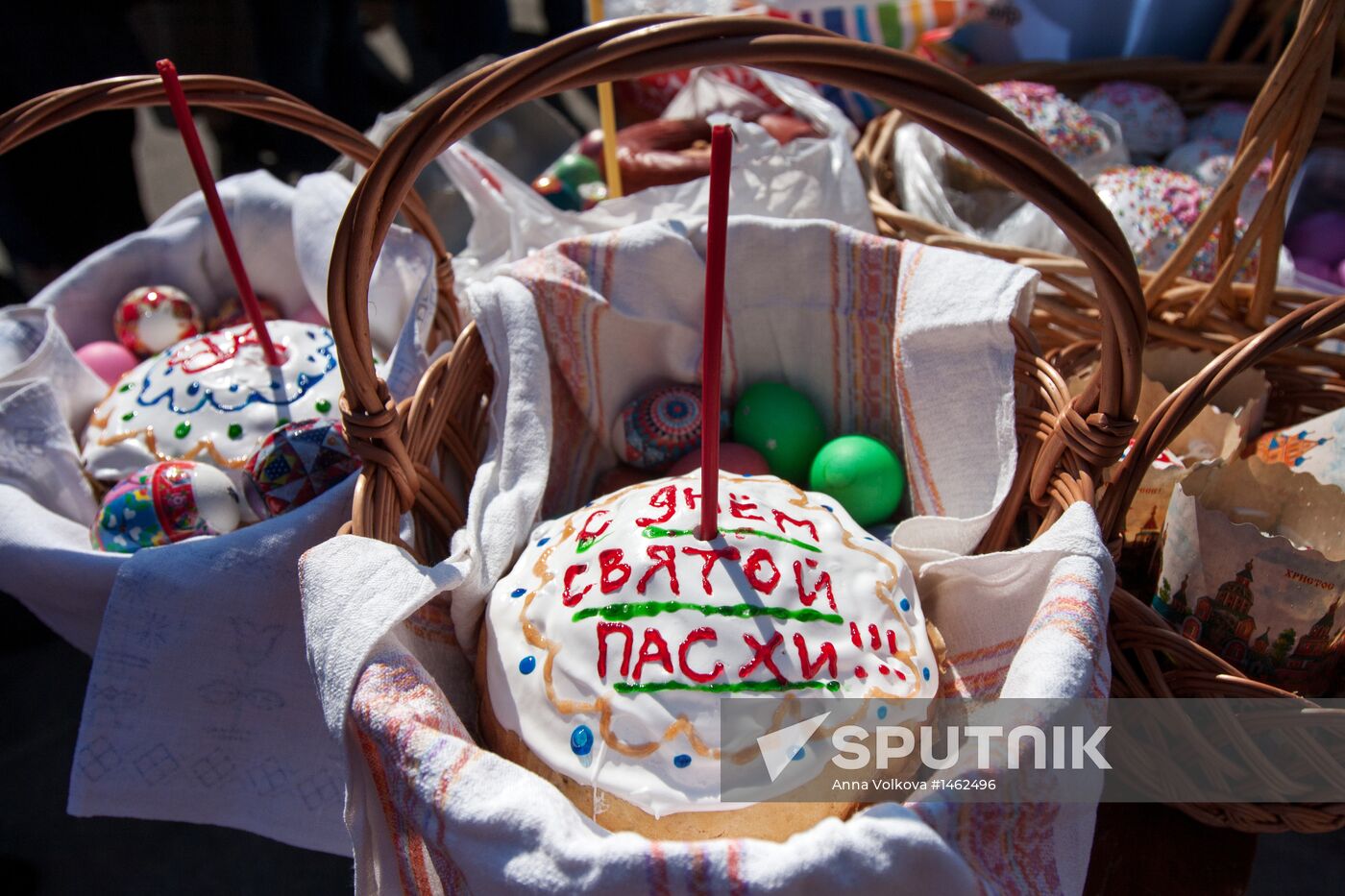 Easter cakes and eggs blessed
