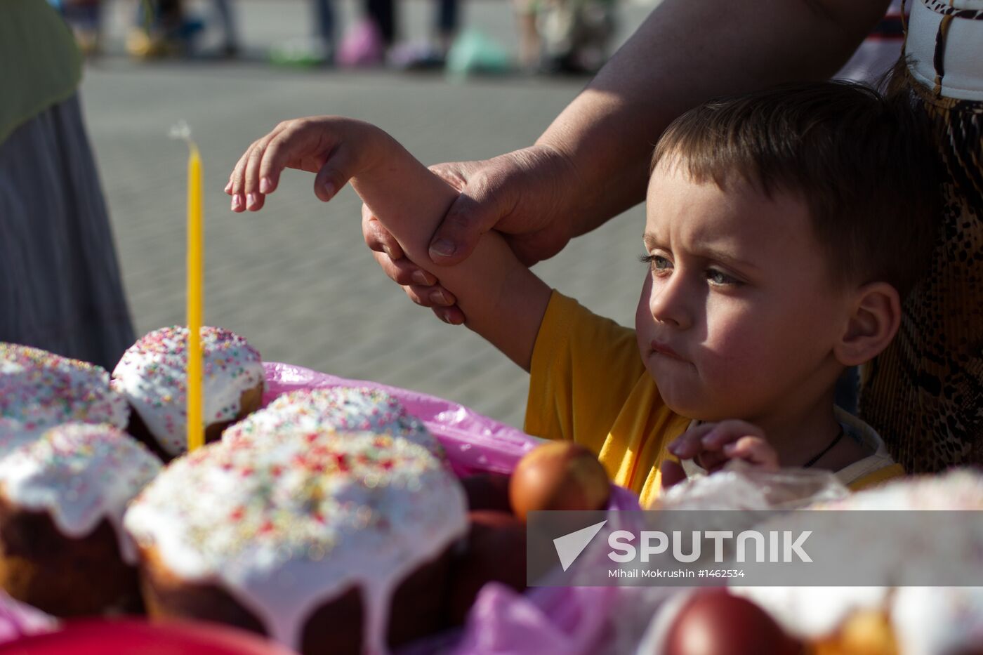 Easter cakes and eggs blessed