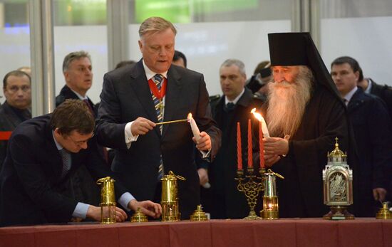 Meeting Holy Fire from Jerusalem at Vnukovo airport