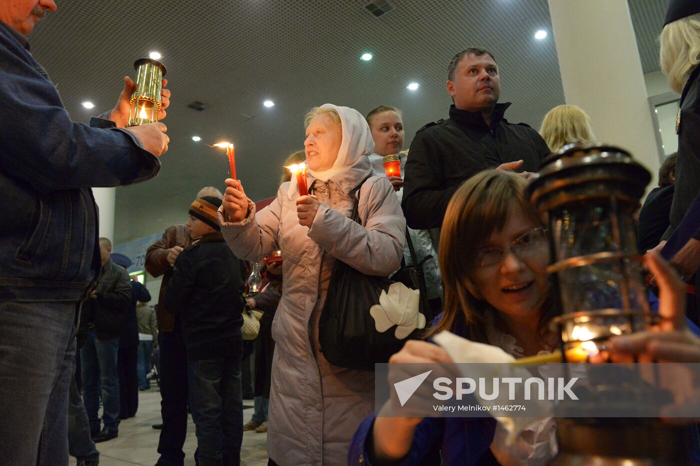 Meeting Holy Fire from Jerusalem at Vnukovo airport