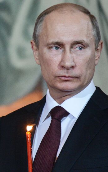 Vladimir Putin and Dmitry Medvedev attend Easter service