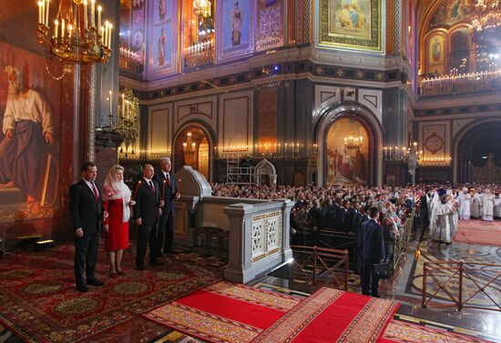 Vladimir Putin and Dmitry Medvedev attend Easter service