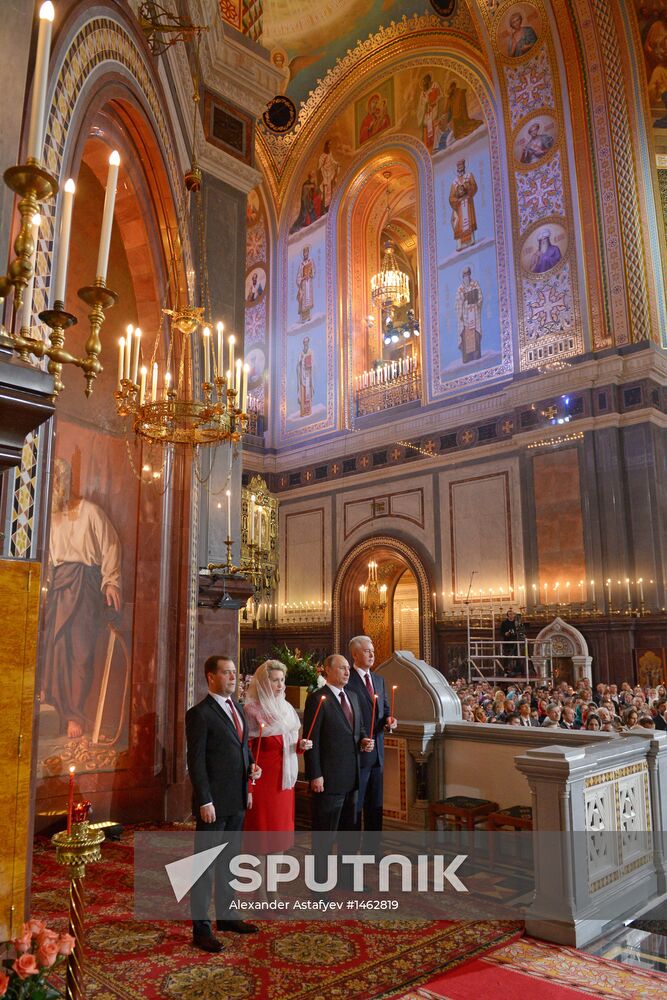 Vladimir Putin and Dmitry Medvedev attend Easter service