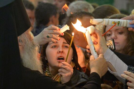 Meeting Holy Fire from Jerusalem at Vnukovo airport