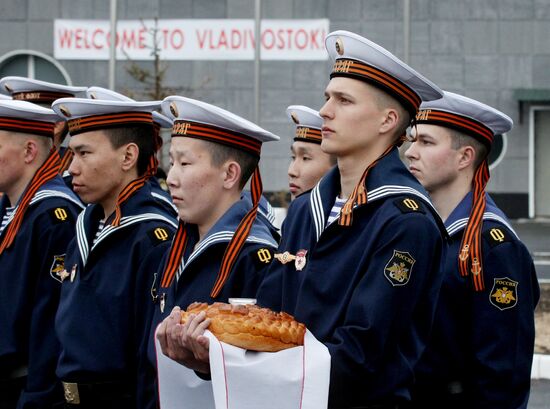 French Navy frigate Vendemiaire visits Vladivostok