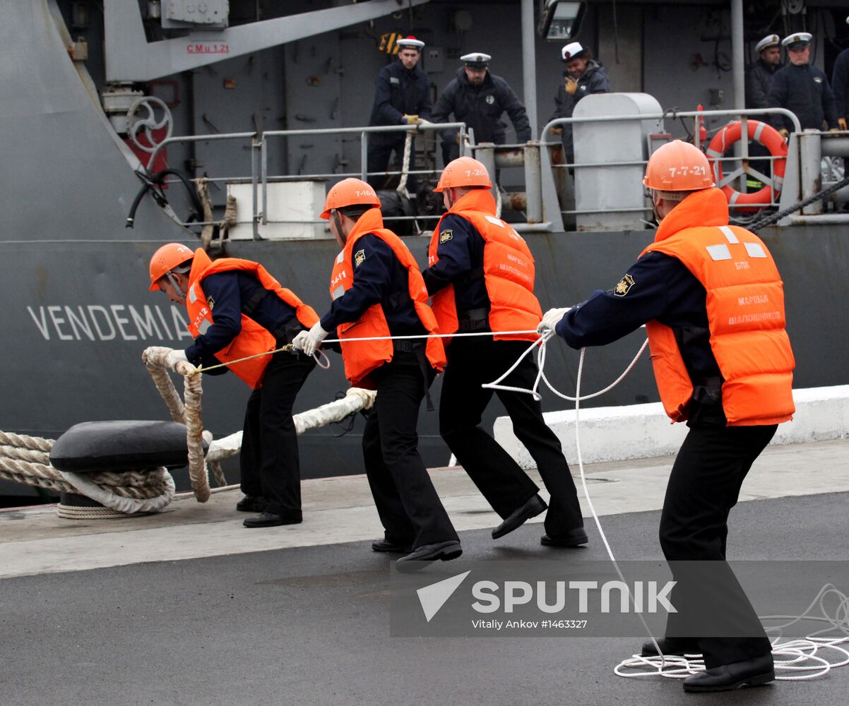 French Navy frigate Vendemiaire visits Vladivostok
