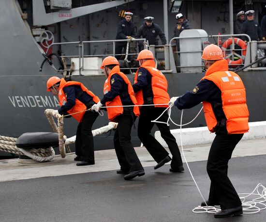 French Navy frigate Vendemiaire visits Vladivostok
