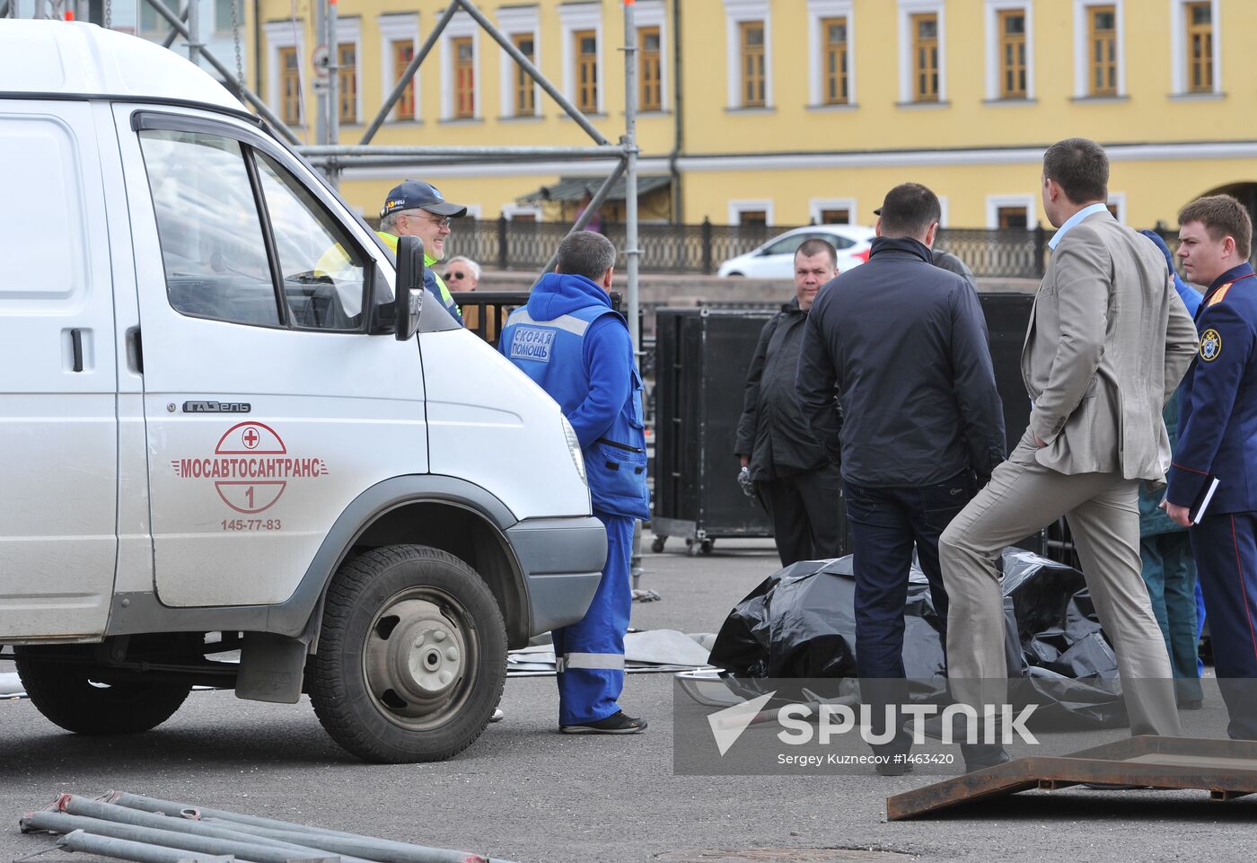 Worker dies during stage assembly on Bolotnaya Square