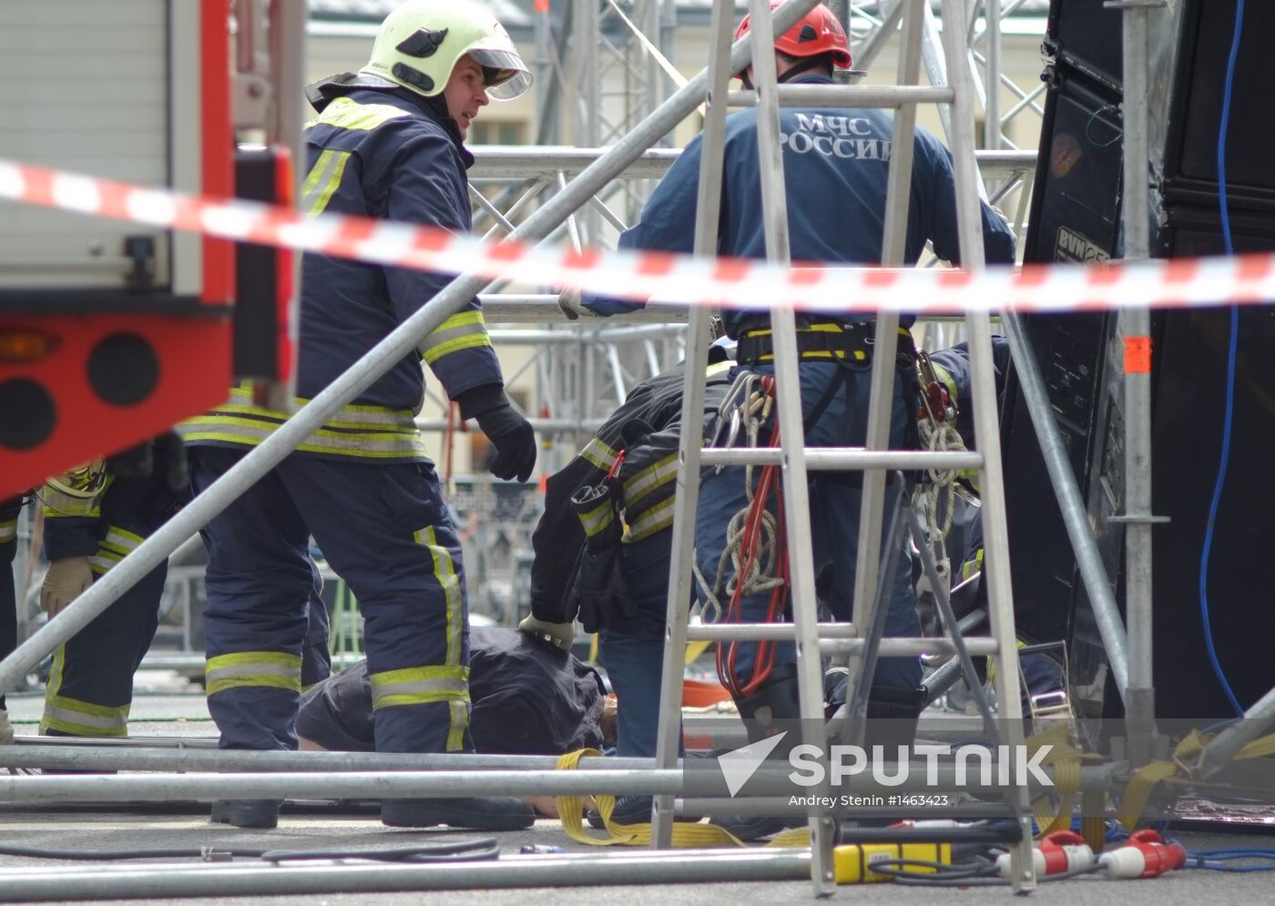 Worker dies during stage assembly on Bolotnaya Square