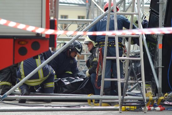 Worker dies during stage assembly on Bolotnaya Square