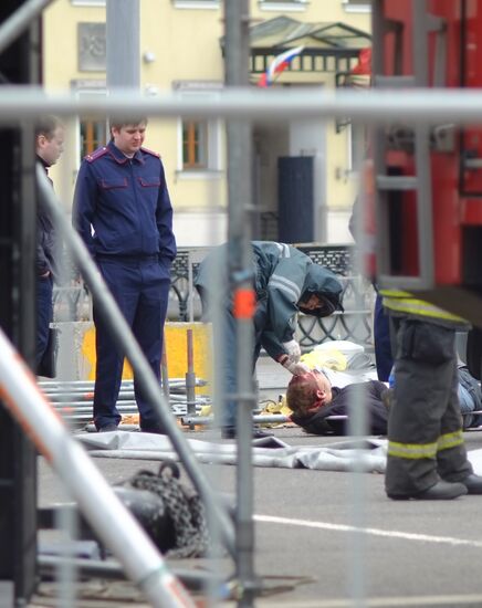 Worker dies during stage assembly on Bolotnaya Square
