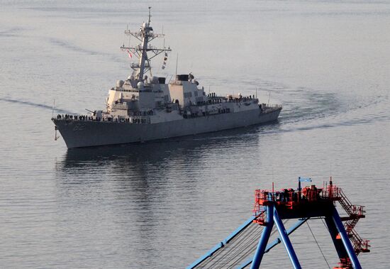 US Navy's guided missile destroyer Lassen arrives in Vladivostok