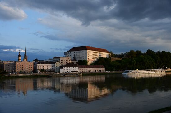 World cities. Linz