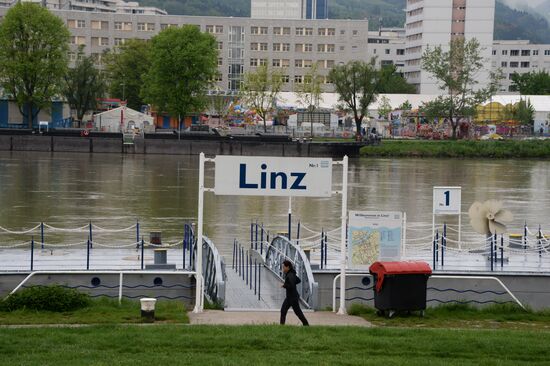 World cities. Linz